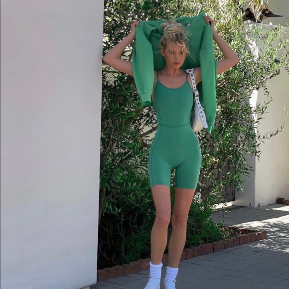 ARITZIA TnaLIFE™ Leap 7" Romper - Picture 3 of 11